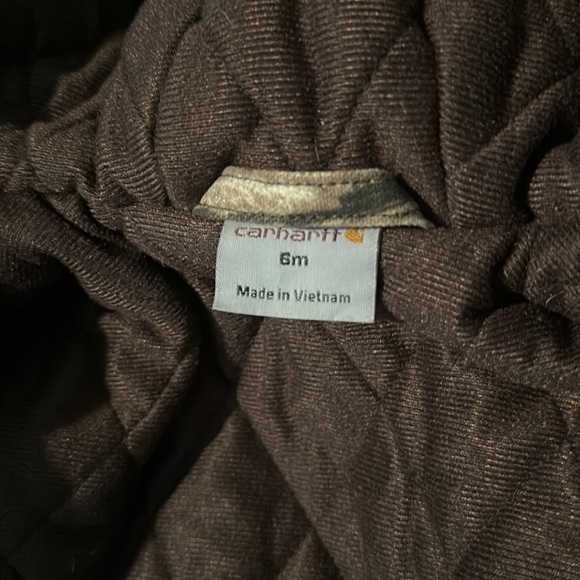 New w/o tag Carhartt camo thick quilt lined jacket with front zip & pockets - Picture 3 of 5